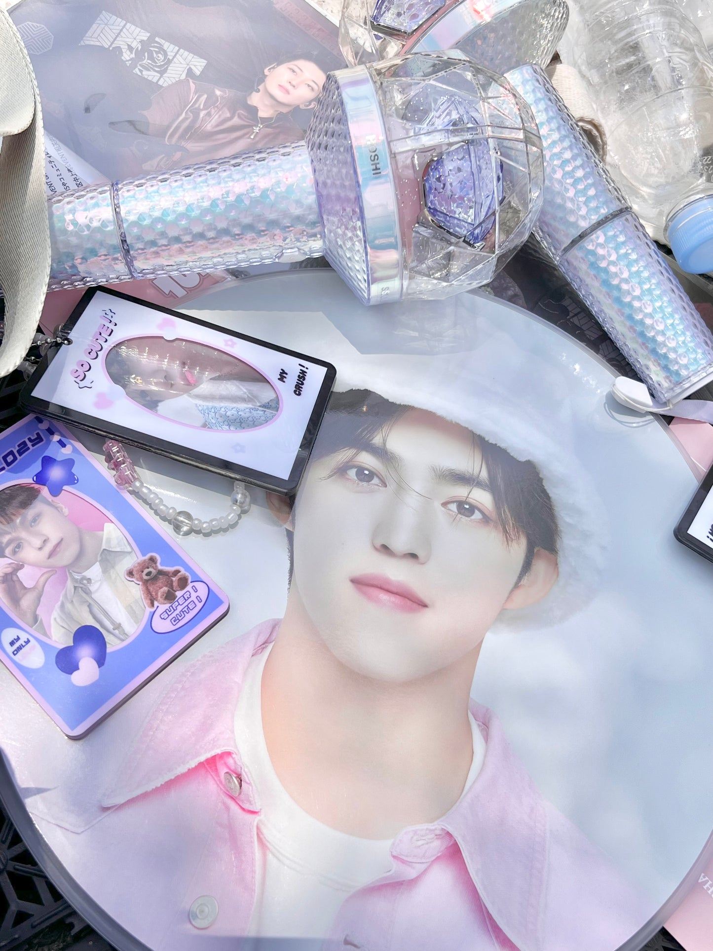 "So Cute!" Acrylic Photocard Holder Keychain